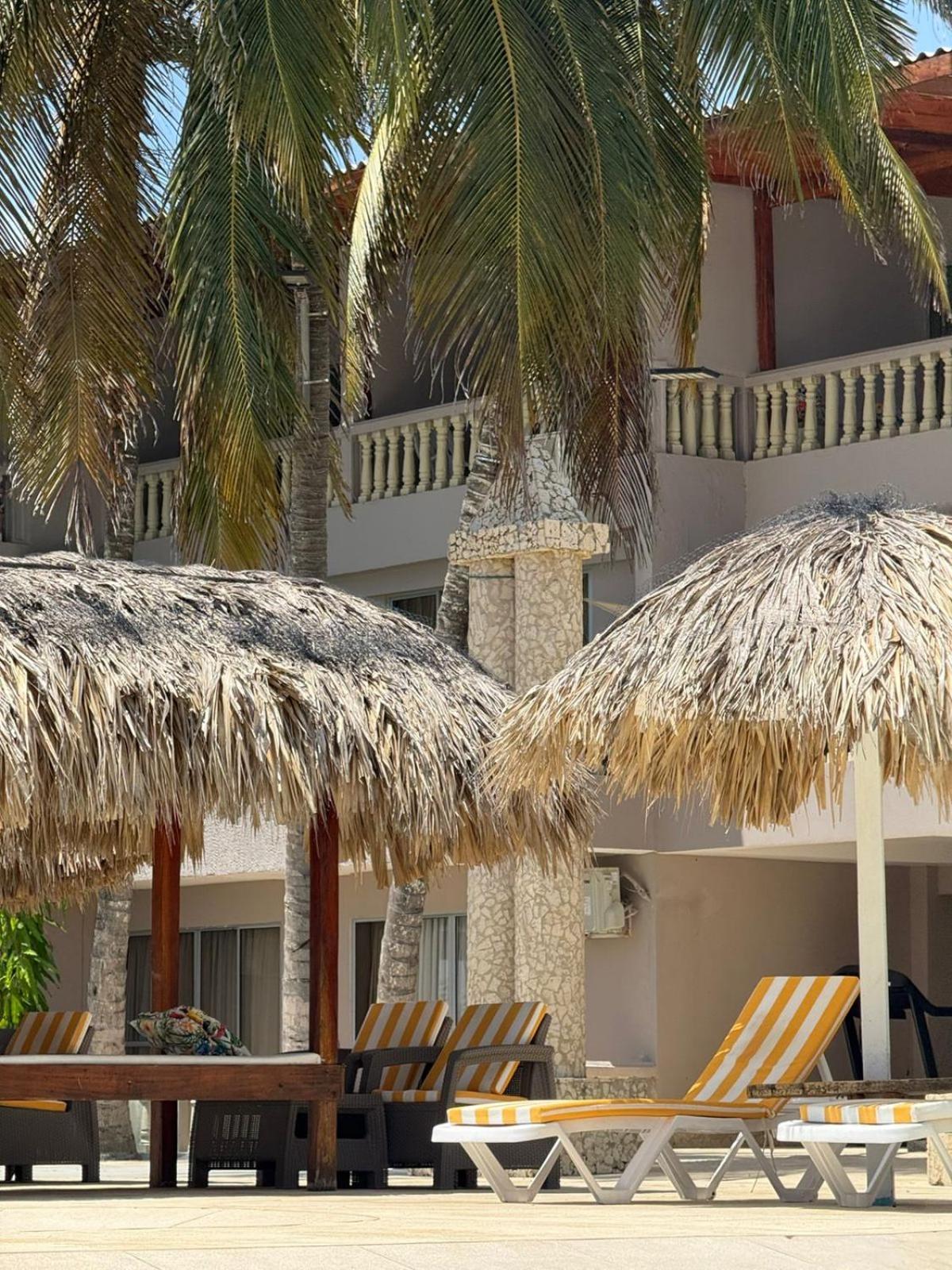 Playa Palmeras Beach Resort Cartagena Bagian luar foto