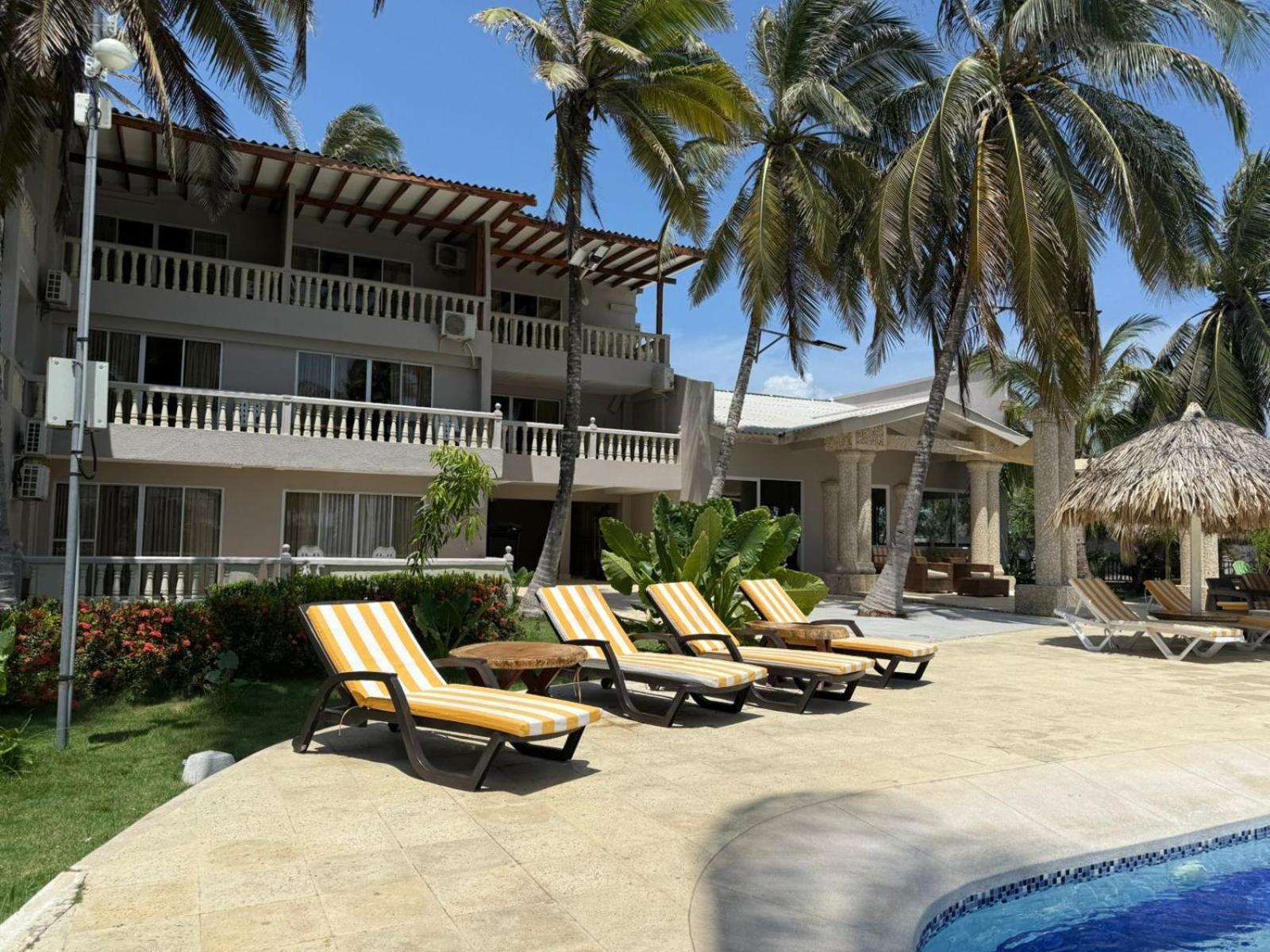 Playa Palmeras Beach Resort Cartagena Bagian luar foto