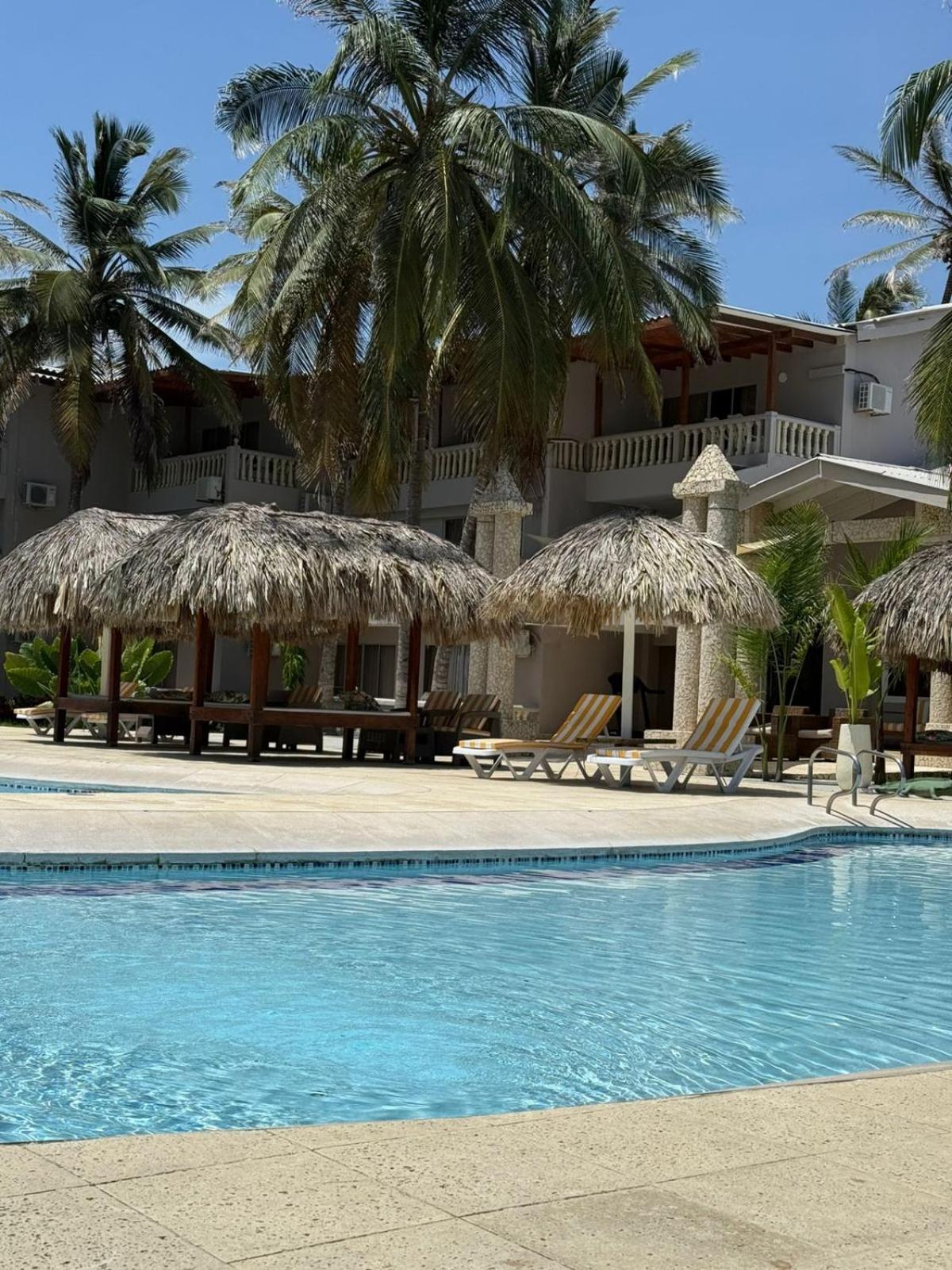 Playa Palmeras Beach Resort Cartagena Bagian luar foto